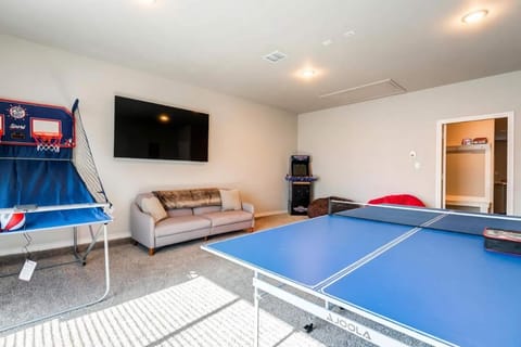 Entire House~ Spacious~ Prime Location~ Backyard House in Lubbock