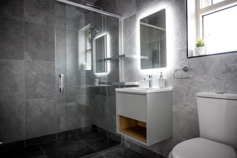 Cahermaclanchy House Country House in County Clare