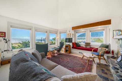 Tranquil Treasure MCA#644 House in Manzanita