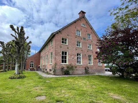 Property building, Spring, Day, Garden