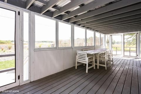 Birds of a Feather Lodge House in Bridgman