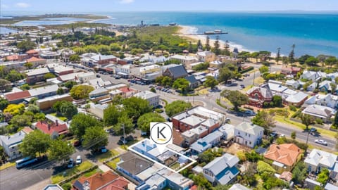 Property building, Nearby landmark, Bird's eye view, Location
