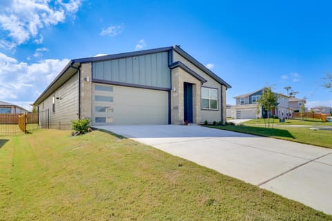 10 Mi to Dtwn Bright Austin Gem with Pool Access House in Austin