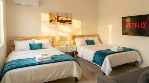 Spacious Waterfront Mansion wHot tubPoolTable House in Stroud Township