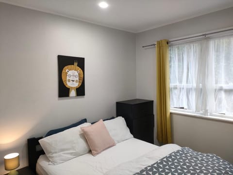 Sriprasar - Affordable Vacation Rental for Families & Groups - Central Location Close to Airport and CBD House in Auckland