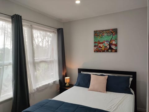 Sriprasar - Affordable Vacation Rental for Families & Groups - Central Location Close to Airport and CBD House in Auckland