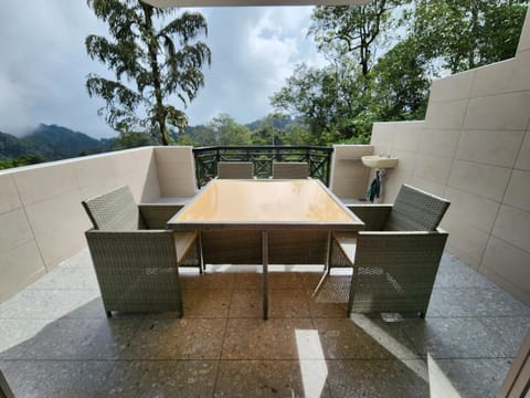 Balcony/Terrace, Landmark view, Mountain view