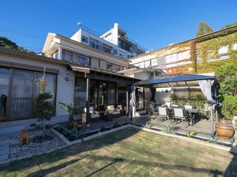Property building, Day, Garden, Balcony/Terrace, Garden view