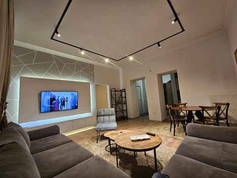 TV and multimedia, Living room, Seating area