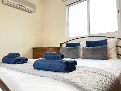 Bed, Bedroom, towels, air conditioner