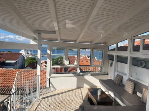 View (from property/room), Balcony/Terrace, Lounge or bar