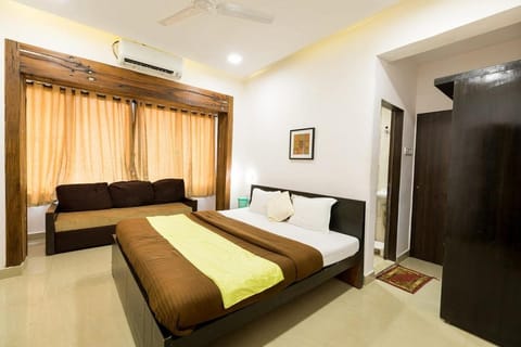 Bed, Photo of the whole room, Bedroom, wardrobe, air conditioner
