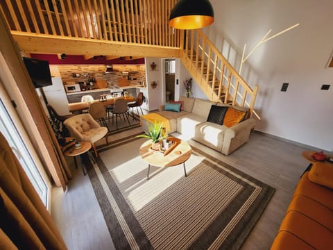 Living room, Seating area
