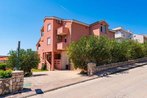 Comfortable apartments Malina Apartment in Novalja