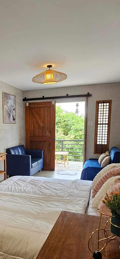 Bed, Living room