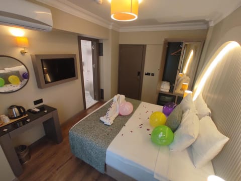 Bed, TV and multimedia, Photo of the whole room, Bedroom, minibar