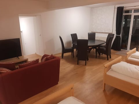 TV and multimedia, Seating area