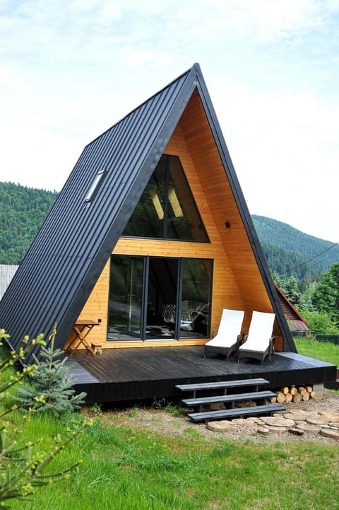 Property building, Natural landscape, Garden, Mountain view