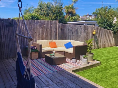 Garden, Seating area, Garden view