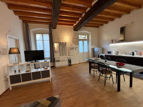 TV and multimedia, Seating area