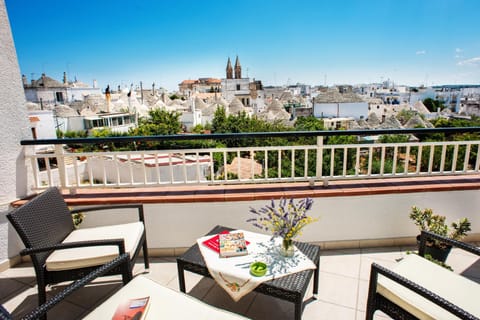 View (from property/room), Balcony/Terrace, City view, Landmark view, Family