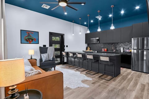 Little Blanca House in Canyon Lake