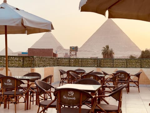 Restaurant/places to eat, Restaurant/places to eat, Day, Natural landscape, Banquet/Function facilities, Mountain view