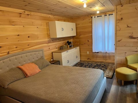 Kitchen or kitchenette, Seating area