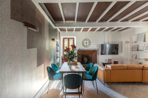 TV and multimedia, Living room, Dining area