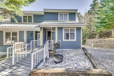 Cloudcroft Home with Fireplace Near Downtown! Apartment in Cloudcroft