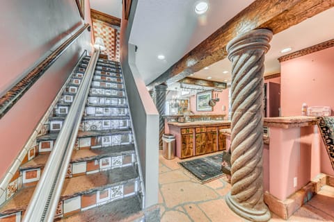 Cloudcroft Home with Fireplace Near Downtown! Apartment in Cloudcroft