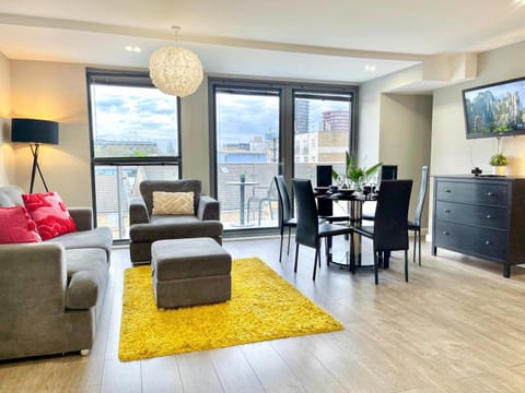 TV and multimedia, View (from property/room), Balcony/Terrace, Living room, Seating area, Dining area