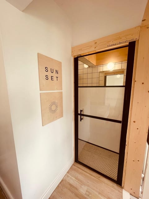 The Maiden Studio. Derry city. Studio Apartment. Apartment in Londonderry