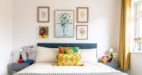 #01 Coleshill Townhouse Sleeps 6 NEC 7mins BHX House in Metropolitan Borough of Solihull