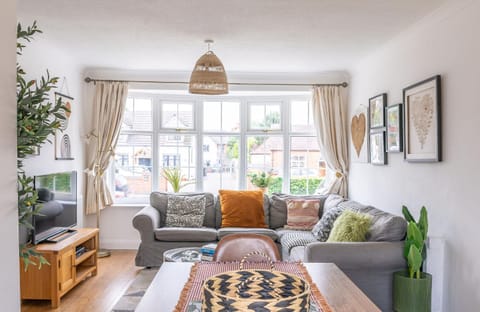 #01 Coleshill Townhouse Sleeps 6 NEC 7mins BHX House in Metropolitan Borough of Solihull