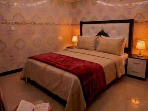 Bed, Photo of the whole room, Bedroom, locker, locker, wardrobe
