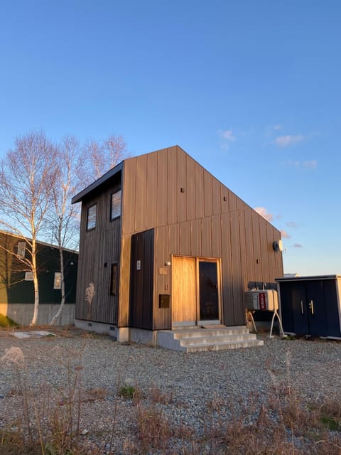 Property building, Day