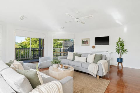 TV and multimedia, Balcony/Terrace, Living room, Seating area