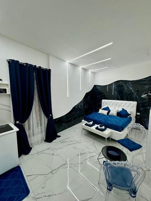 Bed, Seating area, Dining area, Bedroom, Inner courtyard view