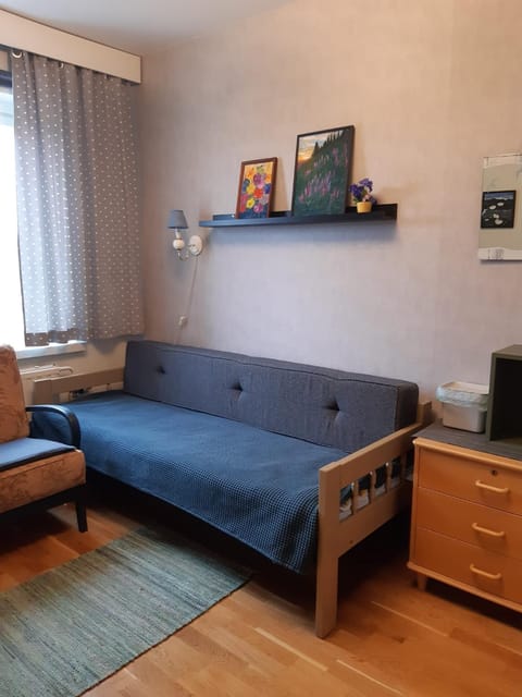 Bed, Seating area