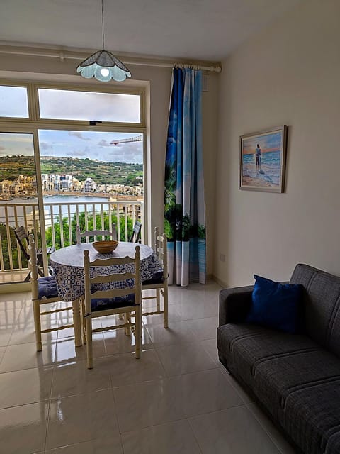 Day, Natural landscape, View (from property/room), Balcony/Terrace, Living room, Seating area, Dining area, Sea view