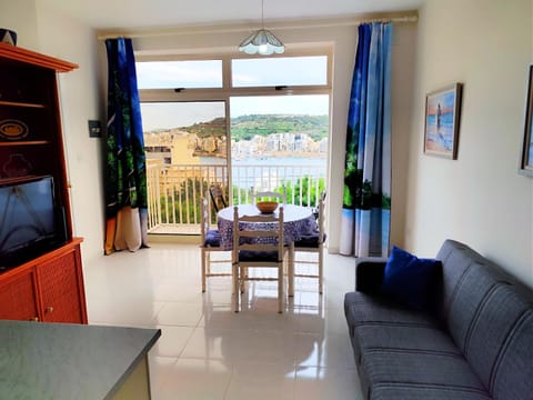 View (from property/room), Balcony/Terrace, Living room, Seating area, Dining area