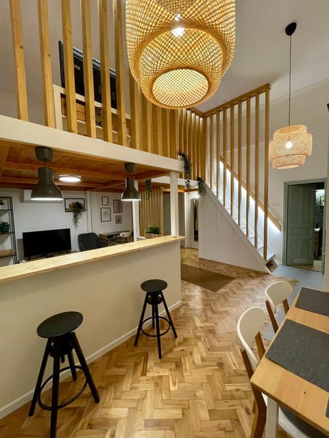 Kitchen or kitchenette, Living room, minibar