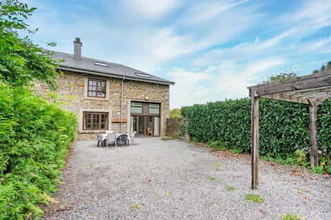 Property building, Patio, Dining area