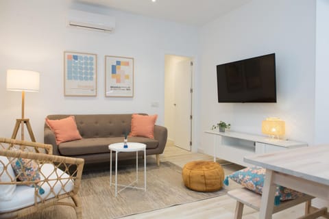 TV and multimedia, Living room, Dining area