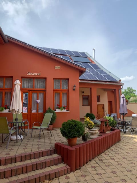 Property building, Patio, Garden