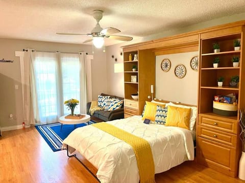 Bed, Bedroom, fireplace