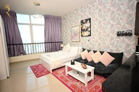 Bed, Living room, Photo of the whole room, Seating area, Bedroom