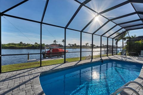 River view, Swimming pool