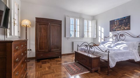 TV and multimedia, Bedroom, Entertainment, internet